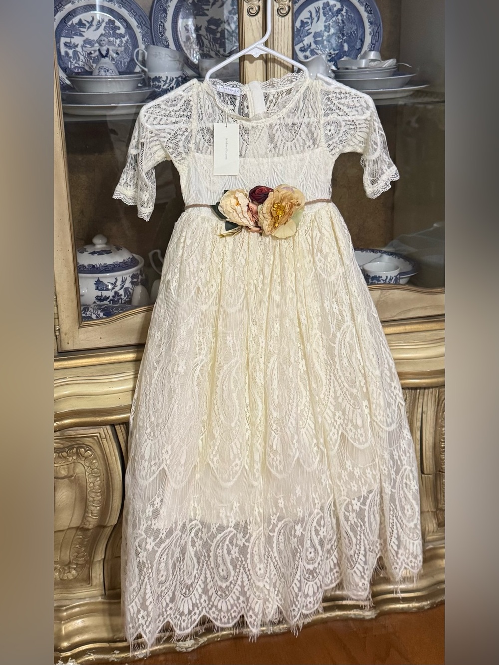 NWT Trisy Scully Rafeala ivory lace gown long dress Size 6 Flower Girl maxi